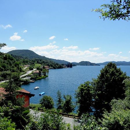 Campeggio Punta Di Crabbia Pettenasco Bagian luar foto